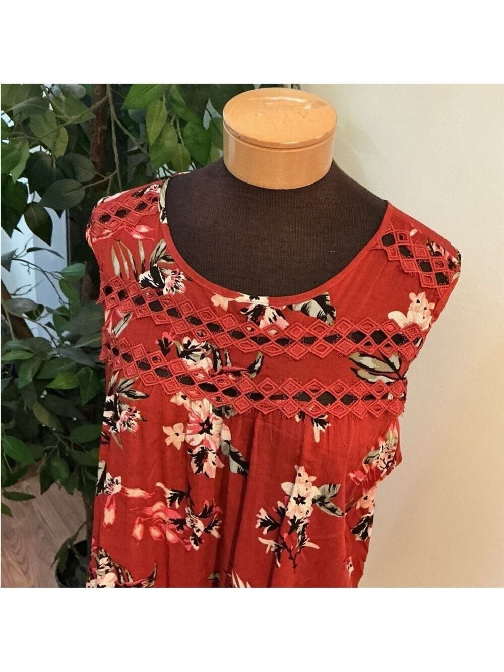 Women’s Maurices Sleeveless Tank Top with crochet details XXL NWT - Picture 10 of 15